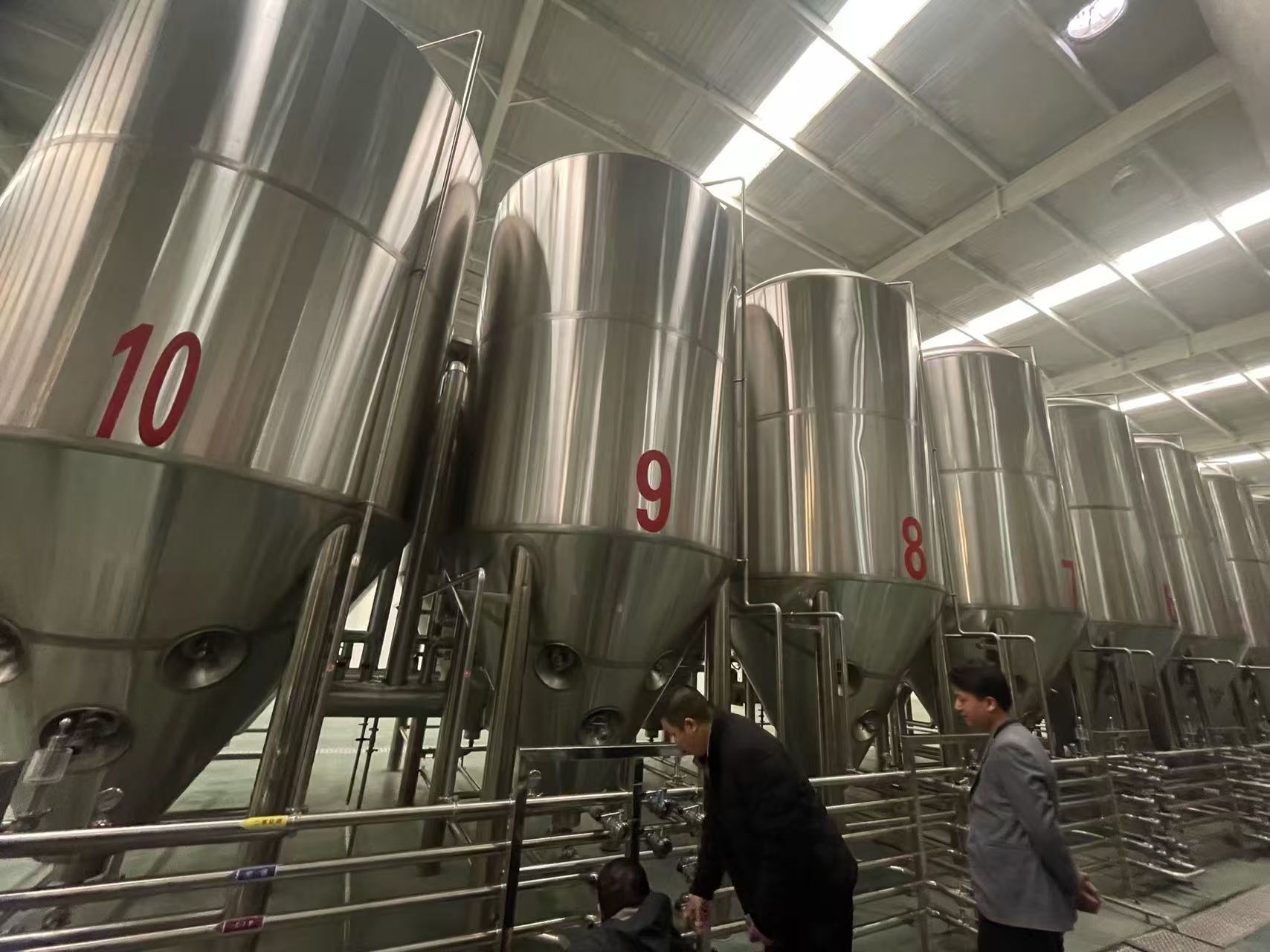 兴仁精酿啤酒设备厂—平面布置、设备设计、制造、调试、培训等一条龙服务
